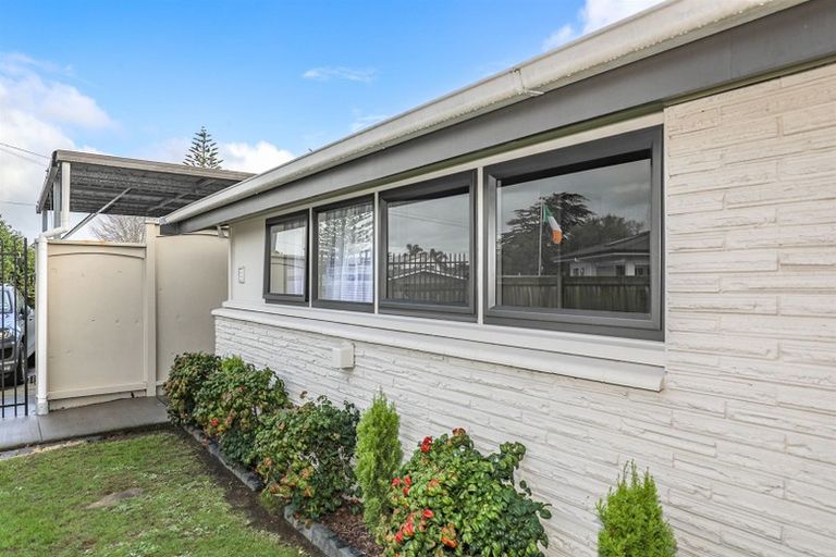 Photo of property in 51 Youngs Road, Papakura, 2110