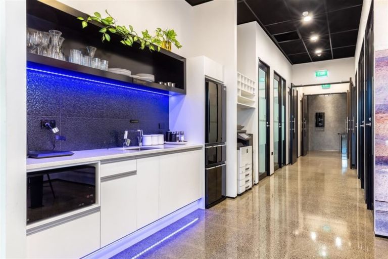 Photo of property in 177a High Street, Oxford, 7430