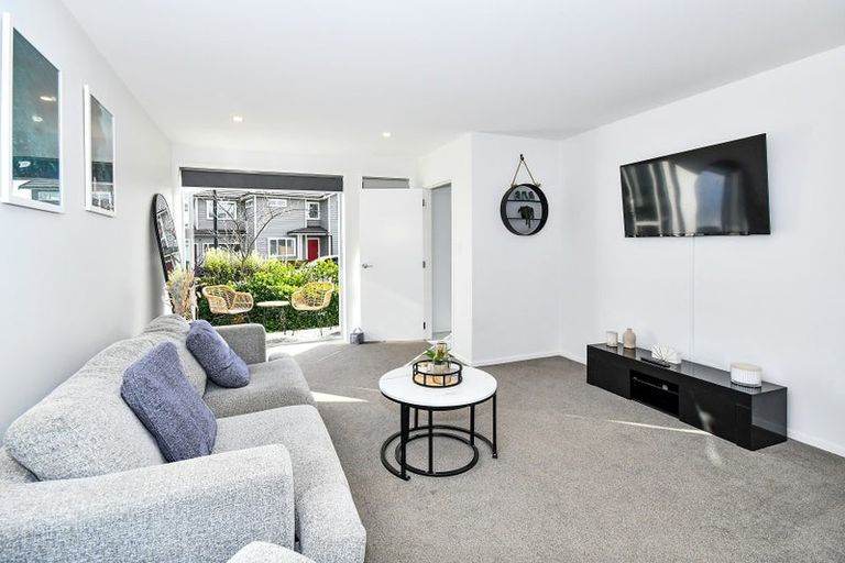 Photo of property in 16 Fort Lincoln Loop, Karaka, Papakura, 2113
