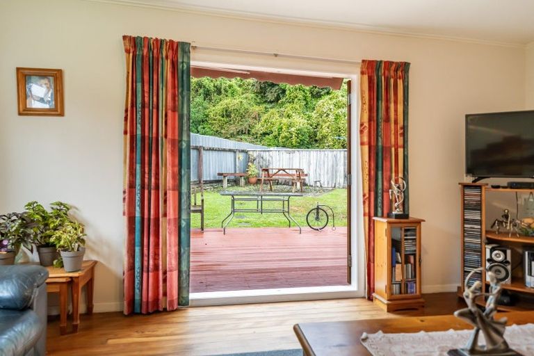 Photo of property in 69 Moeraki Road, Maoribank, Upper Hutt, 5018