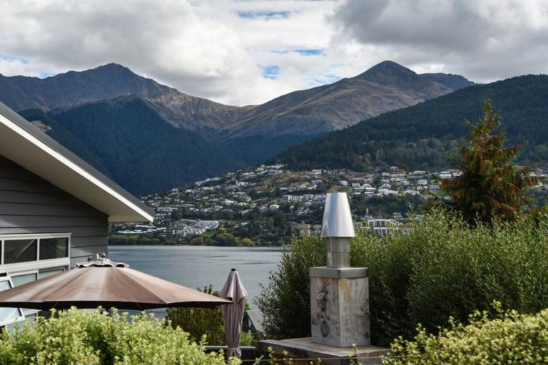 Photo of property in 556b Peninsula Road, Kelvin Heights, Queenstown, 9300