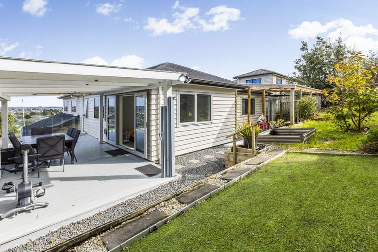 Photo of property in 134 Keri Vista Rise, Papakura, 2110