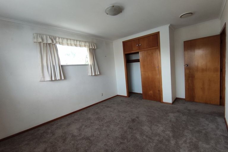 Photo of property in 77 Triangle Road, Massey, Auckland, 0614