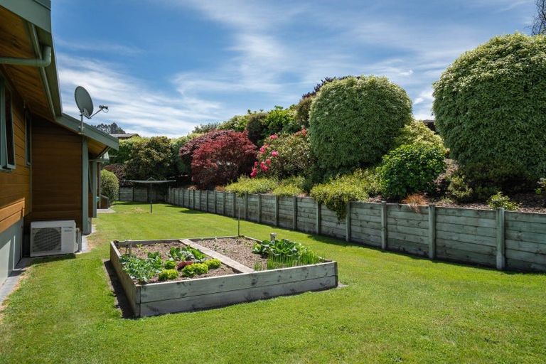 Photo of property in 8 Cameron Drive, Acacia Bay, Taupo, 3385