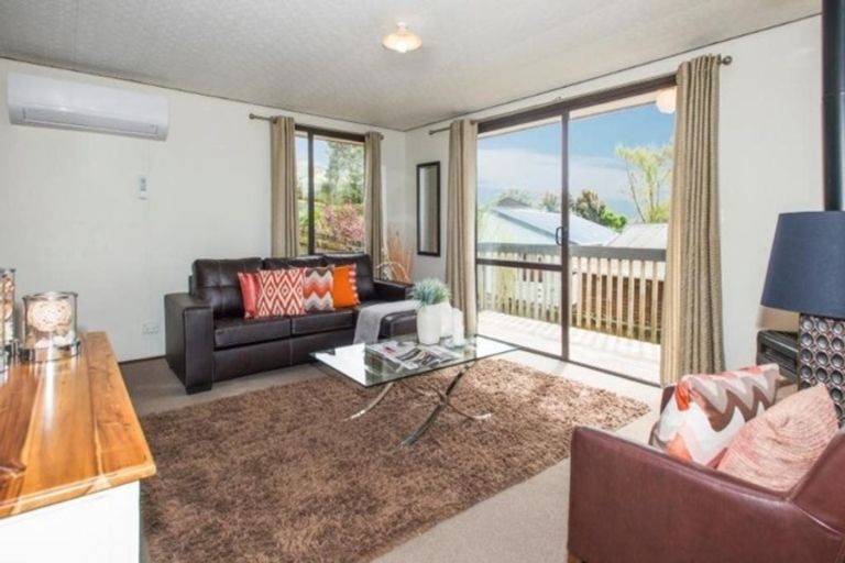 Photo of property in 233 Glengarry Road, Glen Eden, Auckland, 0602