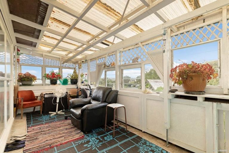 Photo of property in 16 Frangipani Avenue, Manurewa, Auckland, 2102