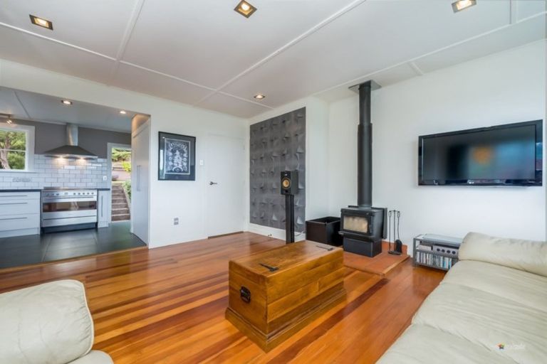 Photo of property in 10 Hill Grove, Naenae, Lower Hutt, 5011