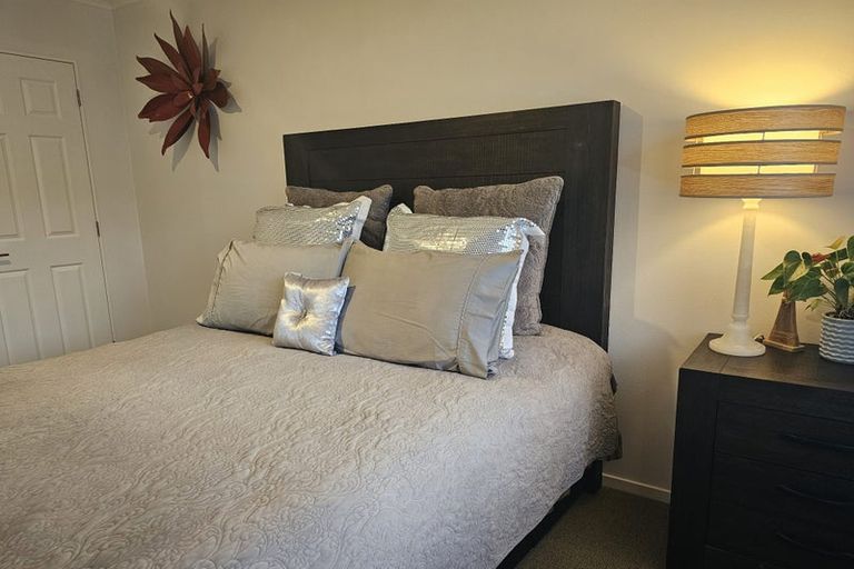 Photo of property in 4 Heaphy Place, Pukehangi, Rotorua, 3015