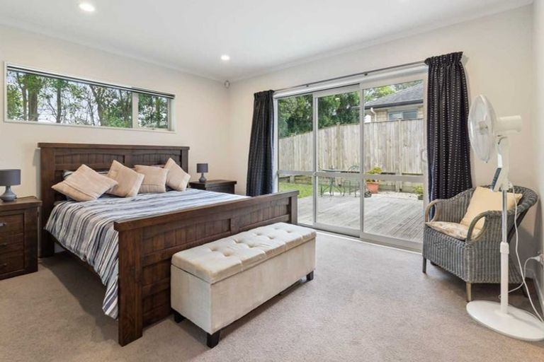 Photo of property in 11 Kilmacrennan Drive, Rosehill, Papakura, 2113