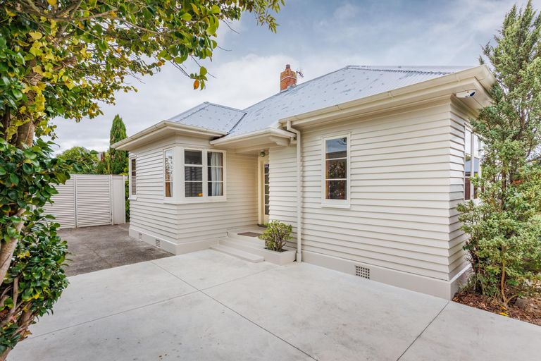 Photo of property in 59 Park Road, West End, Palmerston North, 4412