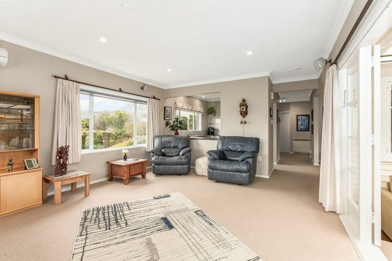 Photo of property in 351 Main Road, Tawa, Wellington, 5028