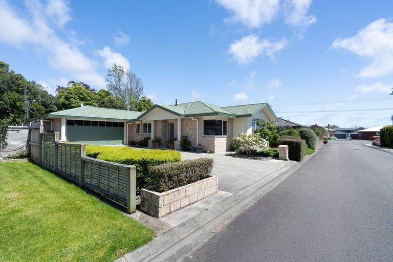 Photo of property in 4 Campbell Grove, Levin, 5510