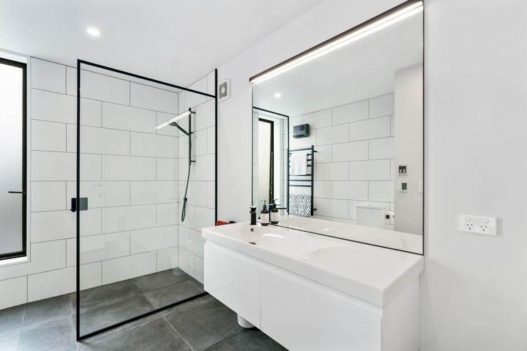 Photo of property in 73 Rob Roy Lane, Wanaka, 9305