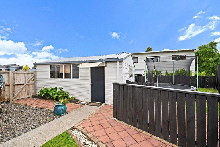 Photo of property in 3a Vela Place, Clarks Beach, 2122