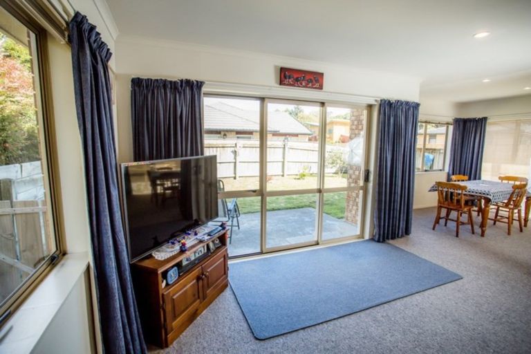 Photo of property in 6 Cabernet Close, Paraparaumu, 5032
