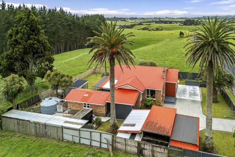 Photo of property in 1606 South Road, Tataraimaka, New Plymouth, 4374
