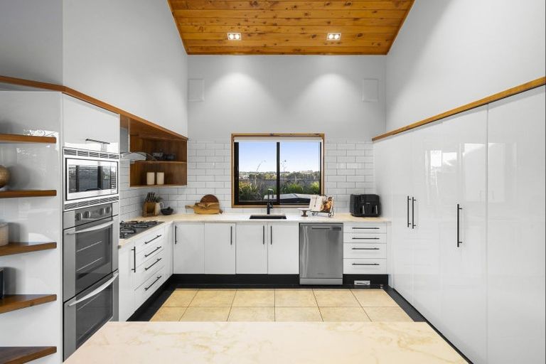 Photo of property in 24 Grace James Road, Pukekohe, 2120