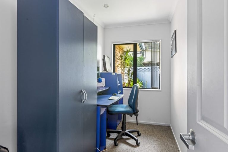 Photo of property in 7a Barberry Lane, Te Atatu Peninsula, Auckland, 0610