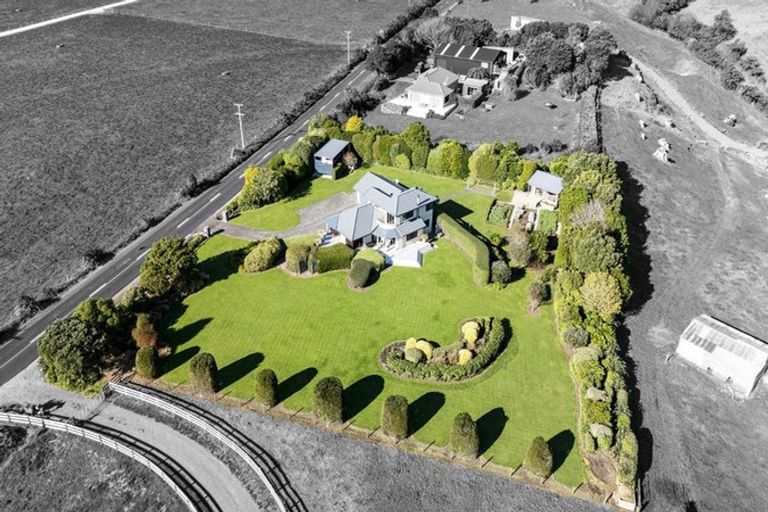 Photo of property in 74 Koru Road, Omata, New Plymouth, 4374