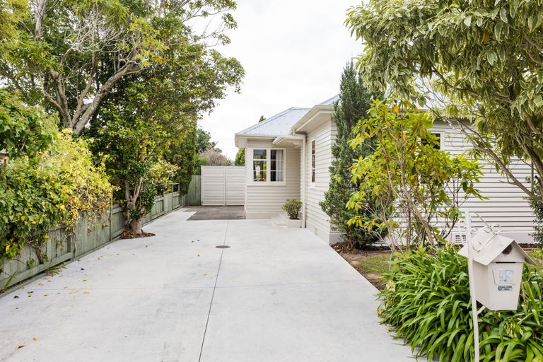 Photo of property in 59 Park Road, West End, Palmerston North, 4412