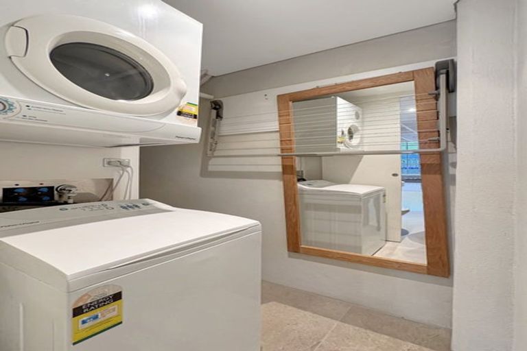 Photo of property in Waterloo Quay Apartments, 205/28 Waterloo Quay, Pipitea, Wellington, 6011