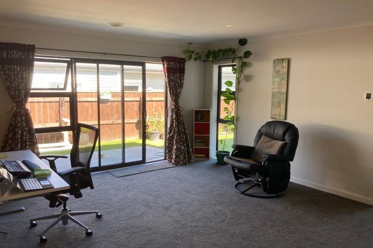 Photo of property in 38 Margaret Shields Avenue, Aotea, Porirua, 5024