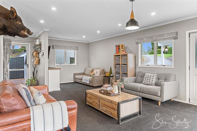 Photo of property in 17 Hook Road, Paparoa, 0571