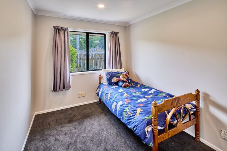 Photo of property in 9b Hinau Street, Tawa, Wellington, 5028