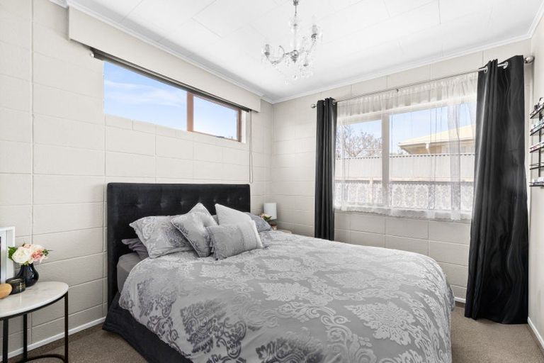 Photo of property in 21 Shortland Street, Tamatea, Napier, 4112