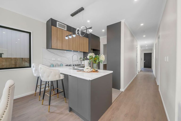 Photo of property in 11 Sagitta Drive, Flat Bush, Auckland, 2019