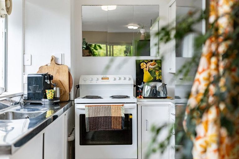 Photo of property in Grosvenor Flats, 19 Cottleville Terrace, Thorndon, Wellington, 6011