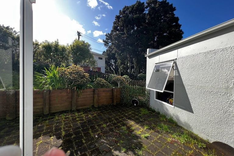 Photo of property in 1/728 Beach Road, Browns Bay, Auckland, 0630