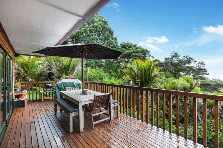 Photo of property in 34 Kauri Point Road, Laingholm, Auckland, 0604