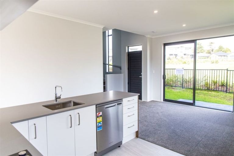 Photo of property in 21d Nellie Drive, Kumeu, 0810