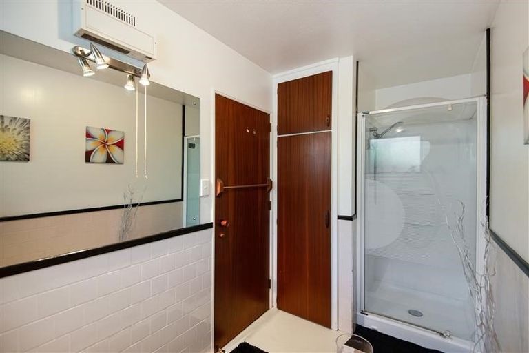 Photo of property in 2/18a Taupata Street, Redcliffs, Christchurch, 8081