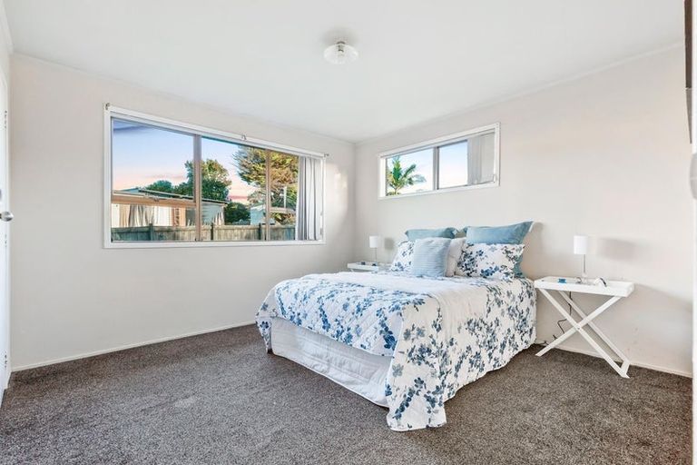 Photo of property in 35 Darnell Crescent, Clover Park, Auckland, 2019