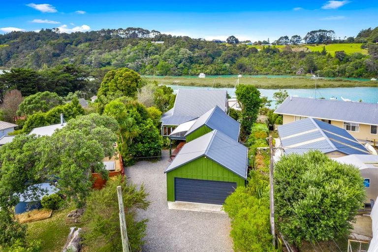 Photo of property in 4 Stillwater Crescent, Stillwater, Silverdale, 0993