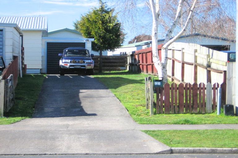 Photo of property in 21 Lloyd Drive, Nawton, Hamilton, 3200