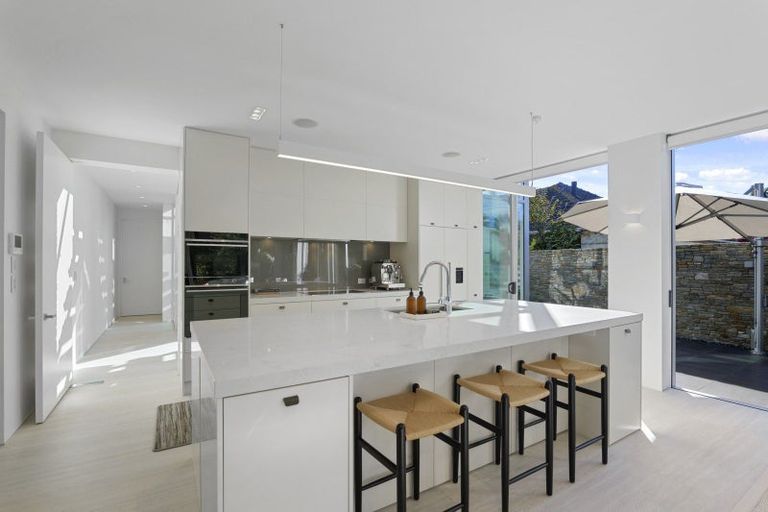 Photo of property in 21 Royds Street, Fendalton, Christchurch, 8014