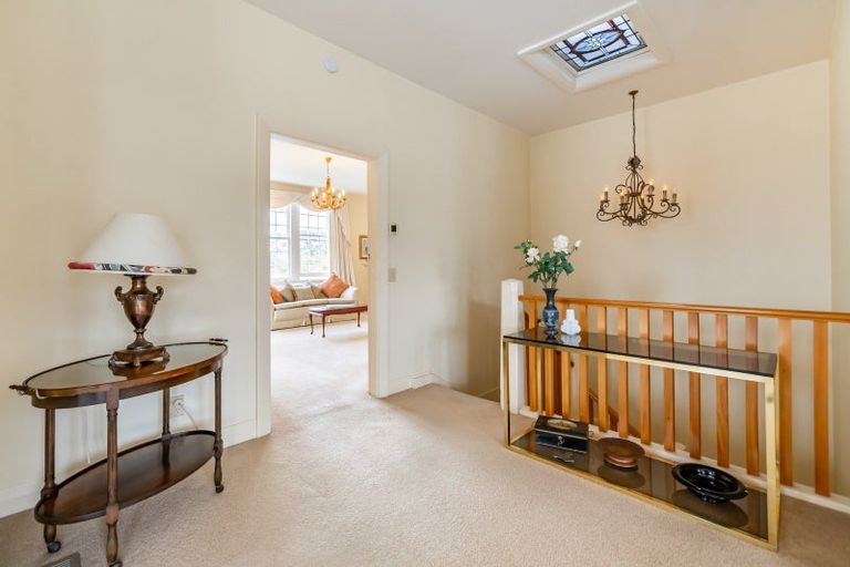 Photo of property in 19 Selwyn Terrace, Thorndon, Wellington, 6011