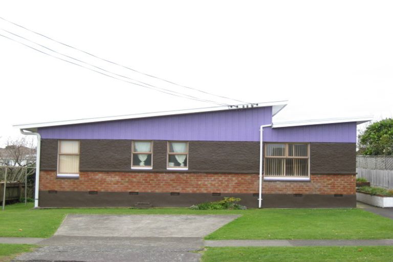 Photo of property in 47 Record Street, Fitzroy, New Plymouth, 4312