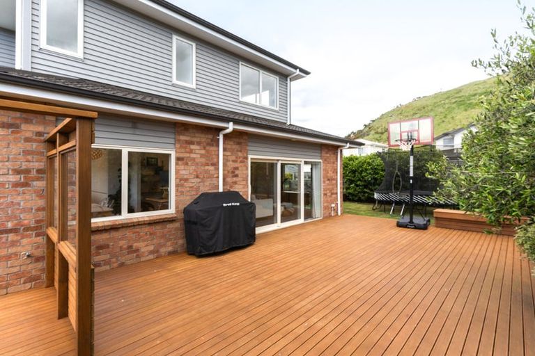 Photo of property in 51 Erlestoke Crescent, Churton Park, Wellington, 6037