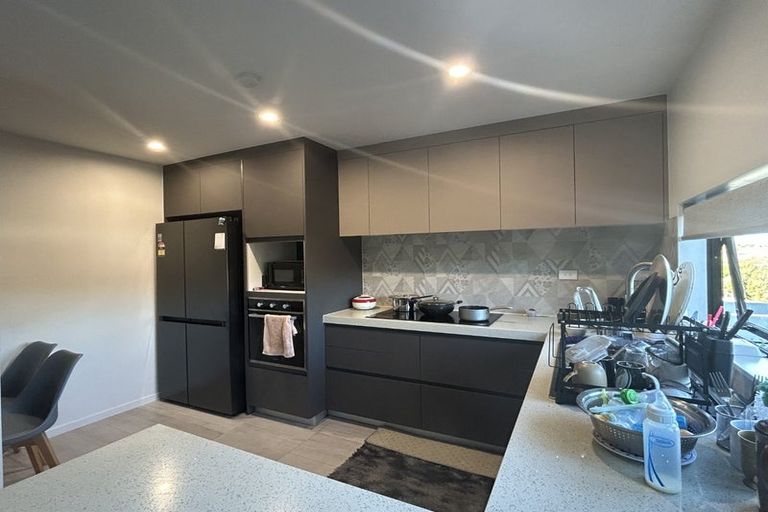 Photo of property in 1/106 Triangle Road, Massey, Auckland, 0614