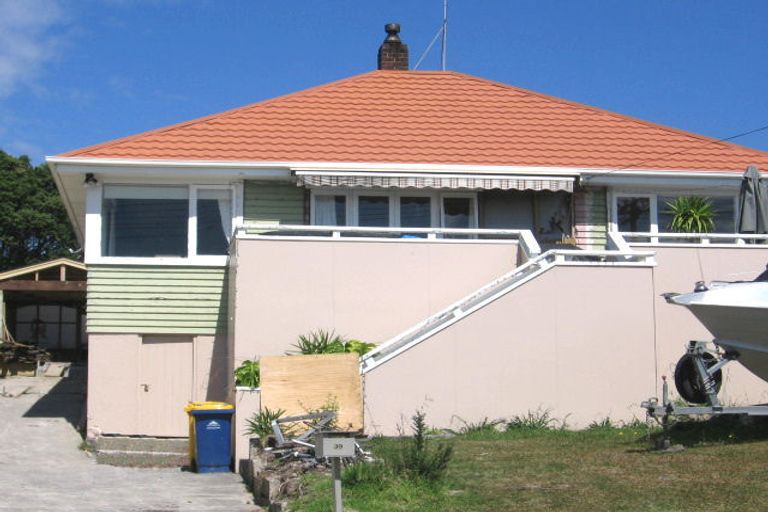 Photo of property in 39 Braemar Road, Rothesay Bay, Auckland, 0630