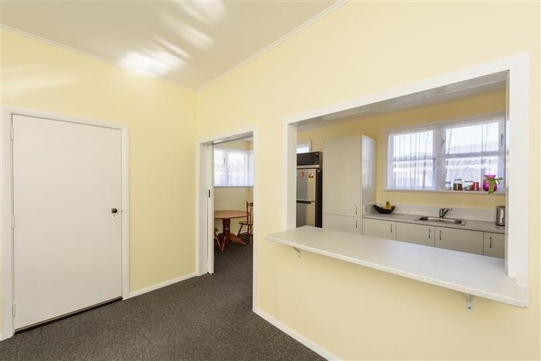 Photo of property in 1/56 Athlone Crescent, Avalon, Lower Hutt, 5011