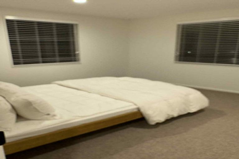 Photo of property in 2/81 Knights Road, Rothesay Bay, Auckland, 0630