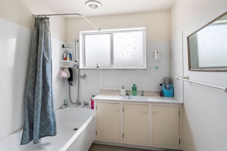 Photo of property in 2/33 Somerset Crescent, Spreydon, Christchurch, 8024