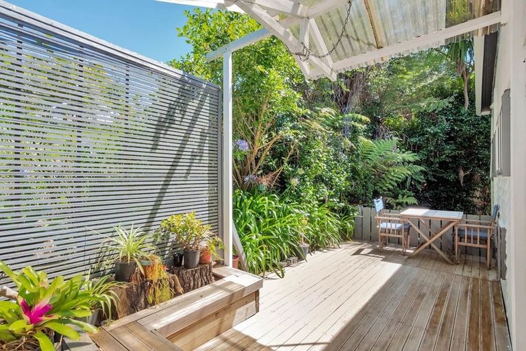 Photo of property in 1/43 Glamorgan Drive, Torbay, Auckland, 0630