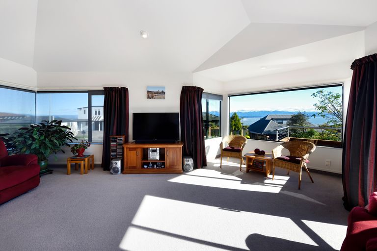 Photo of property in 327 Princes Drive, Britannia Heights, Nelson, 7010