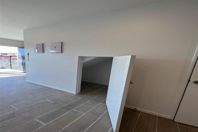 Photo of property in 27 Aramata Road, Papakura, 2110